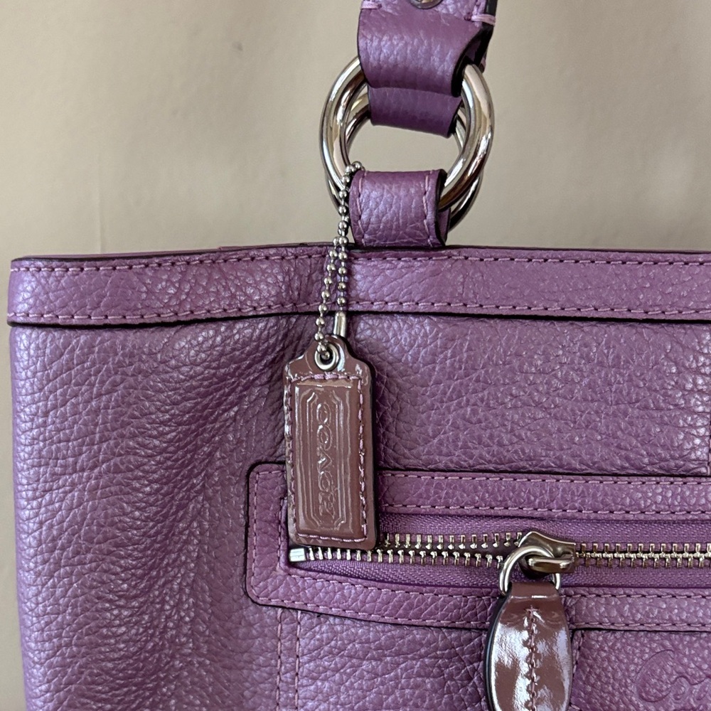 COACH Penelope Lavender Leather Tote Handbag. - Picture 2 of 12